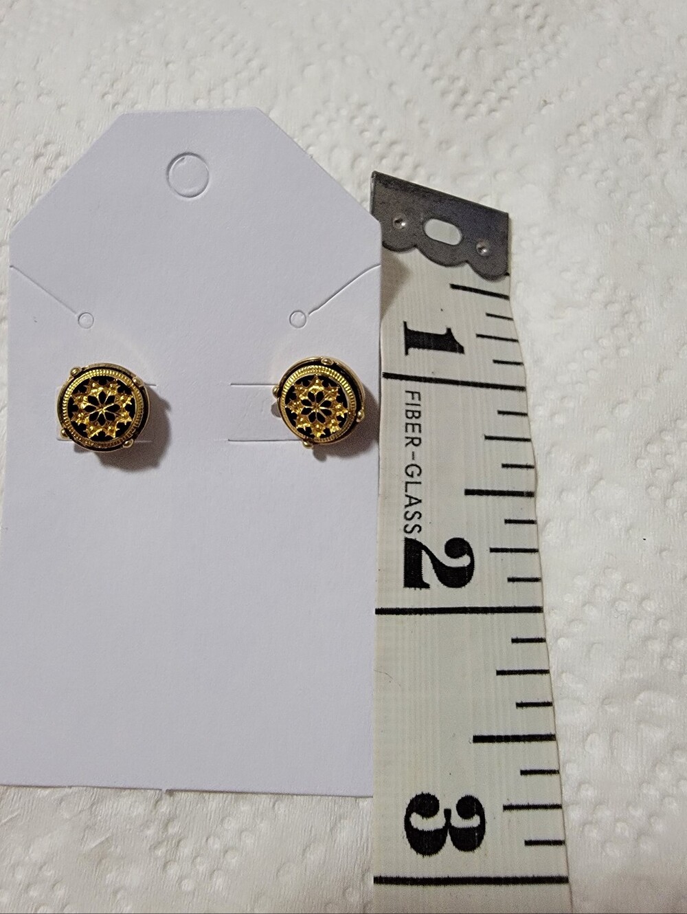 Pre Owned Avon Gold Tone  Filigree Round Stud Earrings - Women's Jewelry